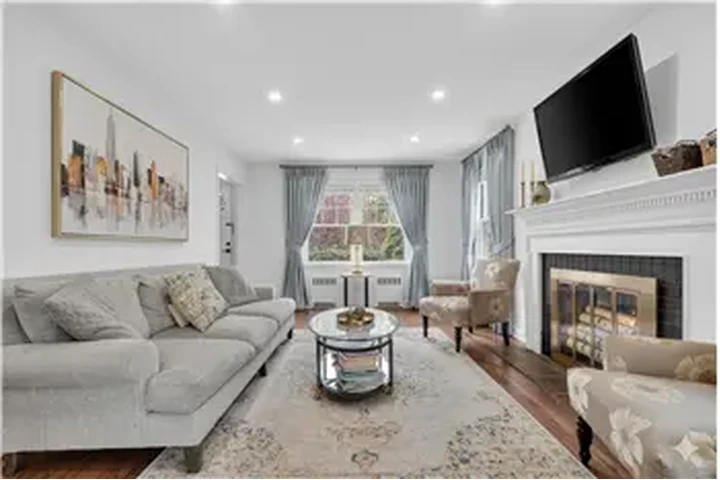 $5899 : Rental property with 3 bedro image 1