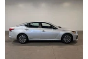 $17987 : Nissan Altima 2024 2.5 SV 4d thumbnail