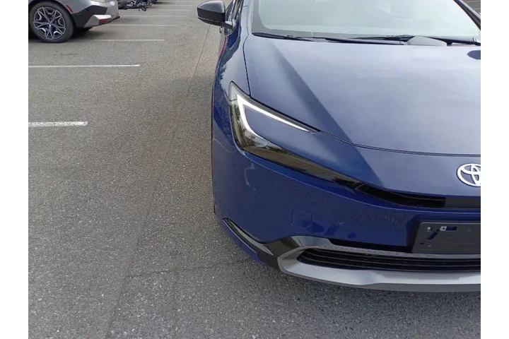 $24900 : 2026 Prius XLE image 9