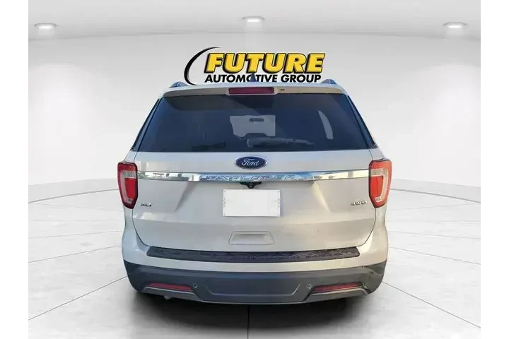 $17888 : Ford Explorer 2019 AWD XLT 4 image 4