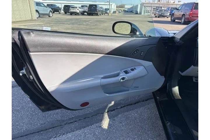 $28982 : Chevrolet Corvette 2005 2dr image 9