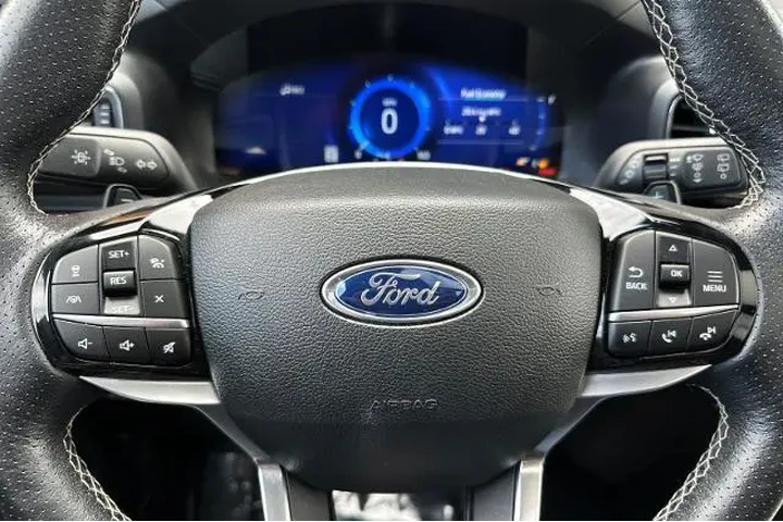 $38991 : Ford Explorer 2023 AWD ST 4d image 9