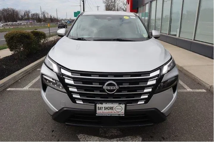 $23382 : Nissan Rogue 2025 AWD SV 4dr image 5