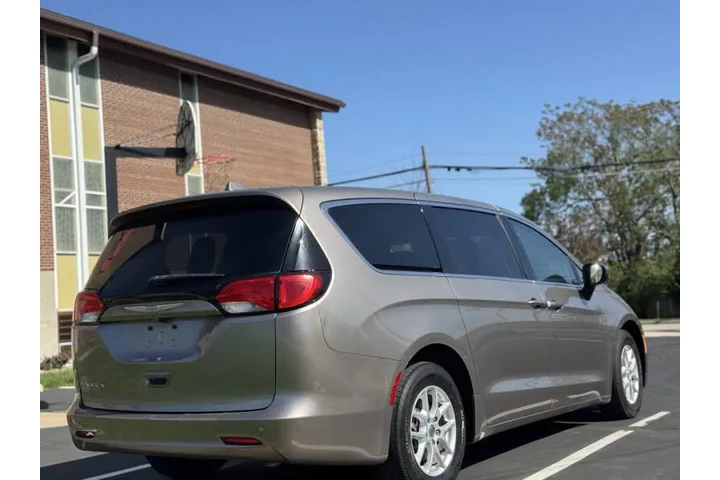 $7999 : 2017 Pacifica LX image 6