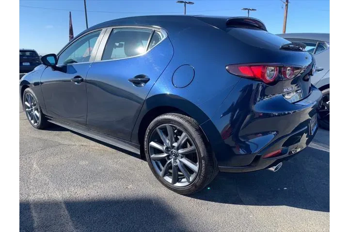 $23999 : Mazda Mazda3 Hatchback 2024 image 7