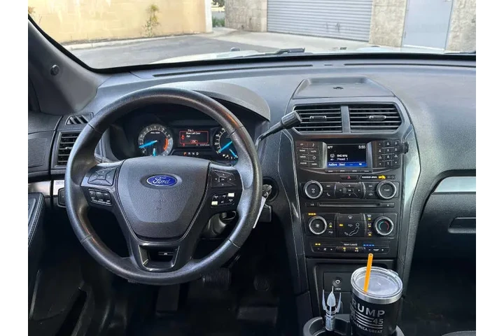 $13750 : 2017 Explorer Police Intercep image 5
