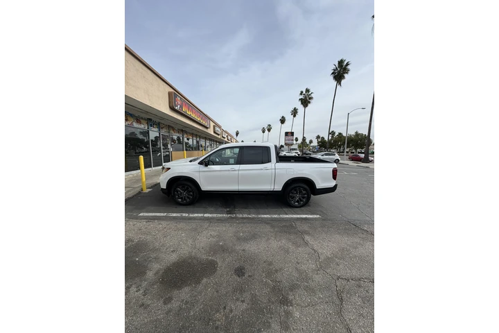 Construction y remodelaciones image 5