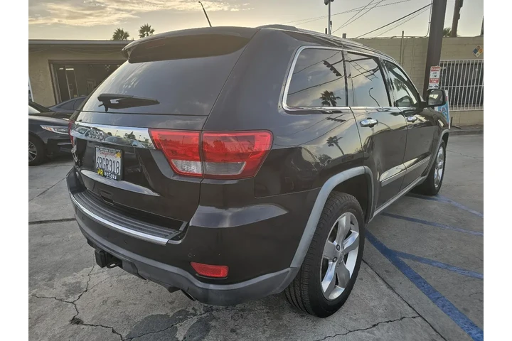 $9495 : 2011 Grand Cherokee Overland image 6