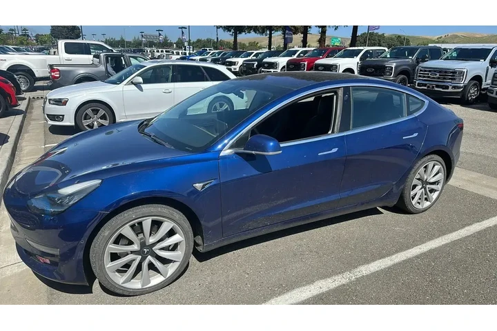 $18950 : Tesla Model 3 2018 Mid Range image 1