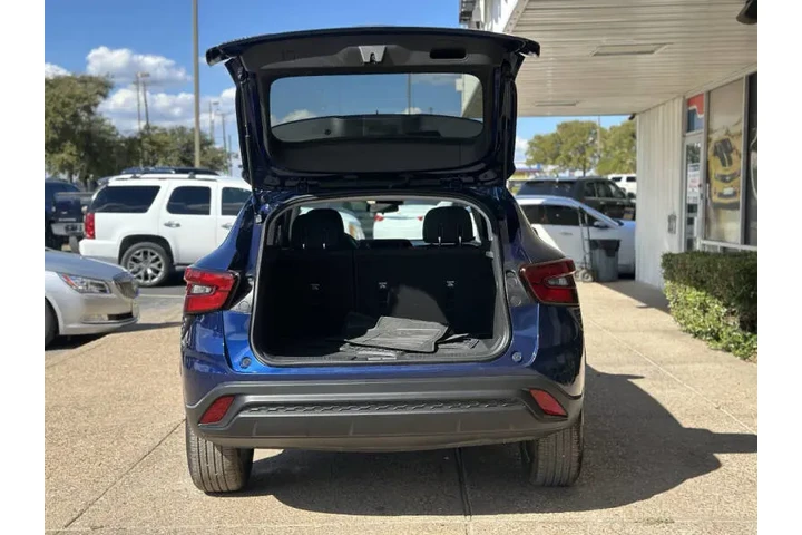 $20999 : 2024 Trax LS image 10