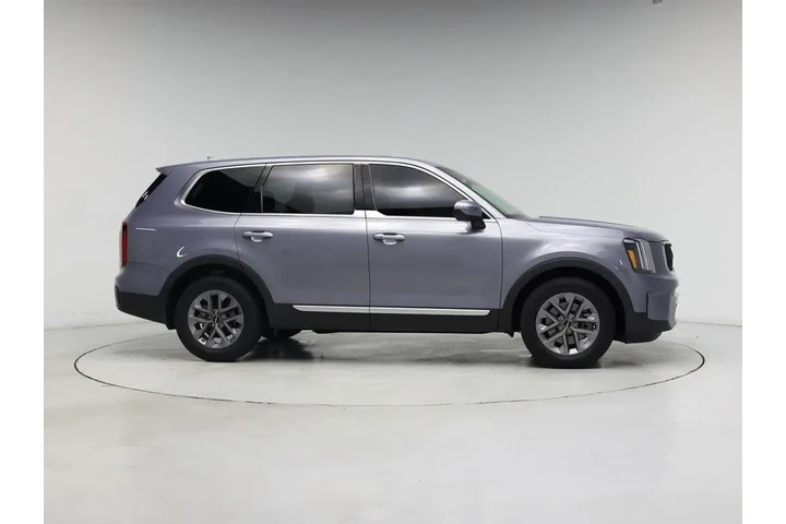 $29998 : Kia Telluride 2023 LX 4dr SU image 7