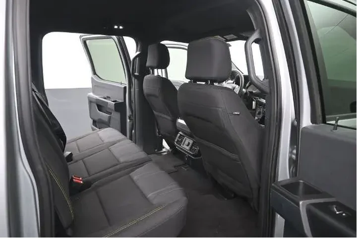 $39907 : Ford F-150 2024 4x2 STX 4dr image 6
