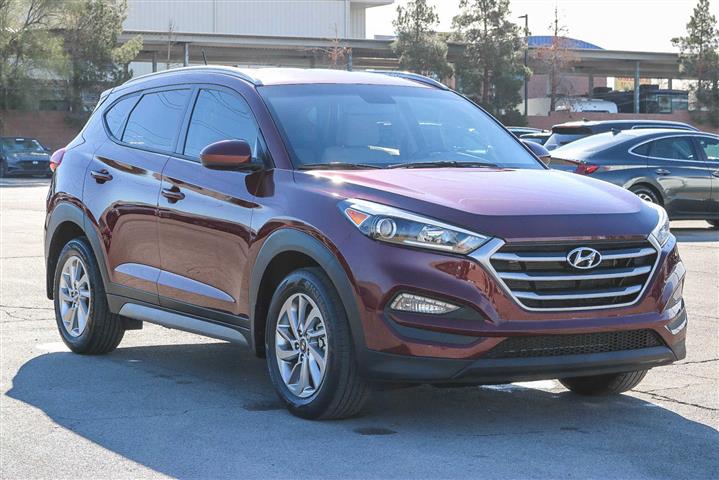 $17990 : Pre-Owned 2017 Hyundai Tucson image 3