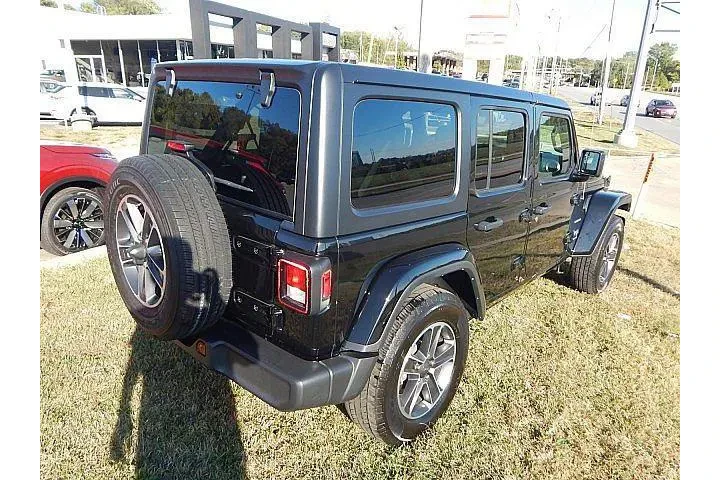 $34933 : Jeep Wrangler 2023 4x4 Sahar image 3