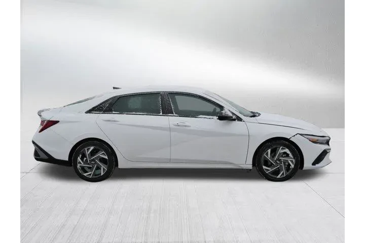$23990 : Hyundai ELANTRA Hybrid 2025 image 8