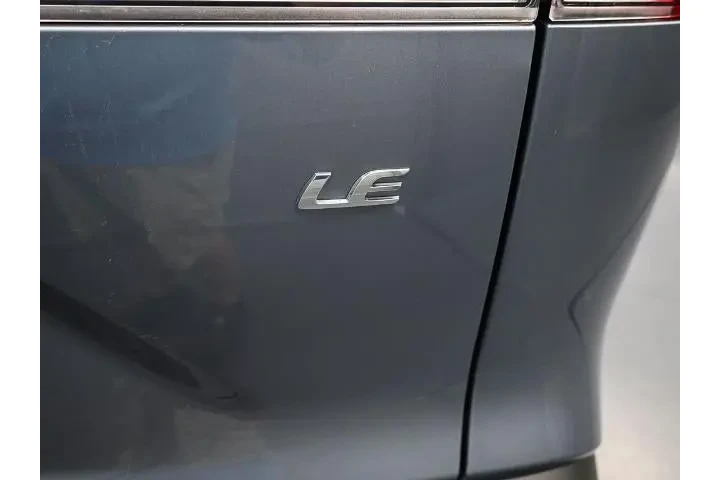 $26995 : Toyota Corolla Cross 2024 LE image 5