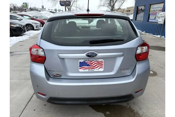 $14990 : 2014 Impreza 2.0i Premium image 8