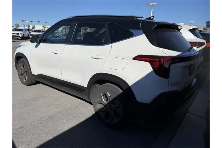 $21588 : Kia Seltos 2024 S 4dr SUV image 2