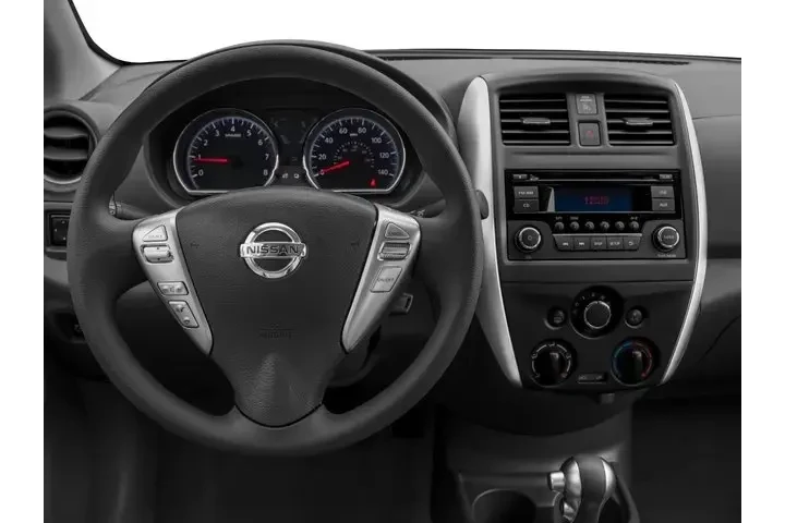 $4211 : Nissan Versa 2016 1.6 S 4dr image 10