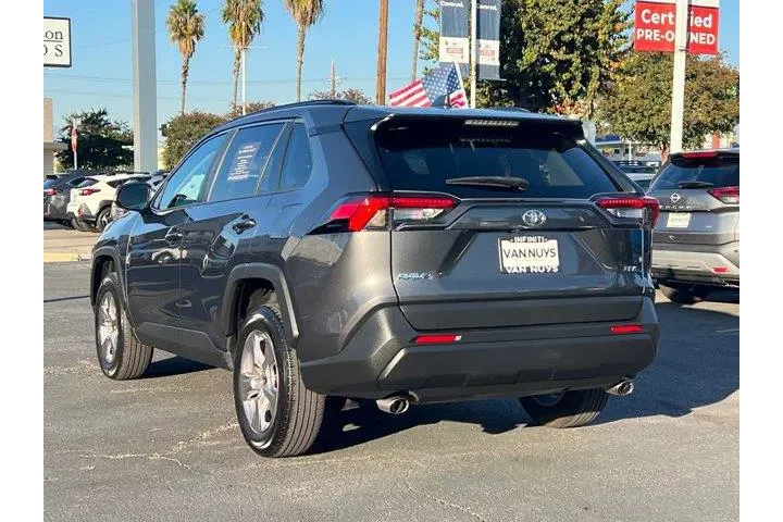 $26995 : Toyota RAV4 2023 XLE 4dr SUV image 4