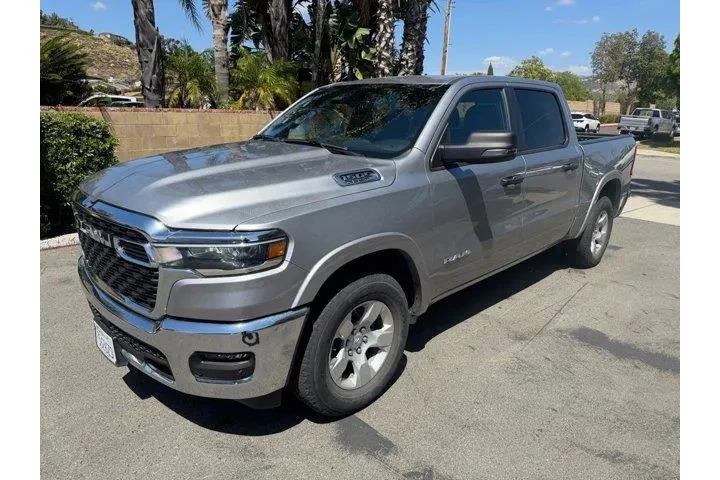 $35967 : Ram 1500 2025 4x4 Big Horn 4 image 6