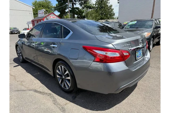 $8995 : 2016 Altima 2.5 SV image 7