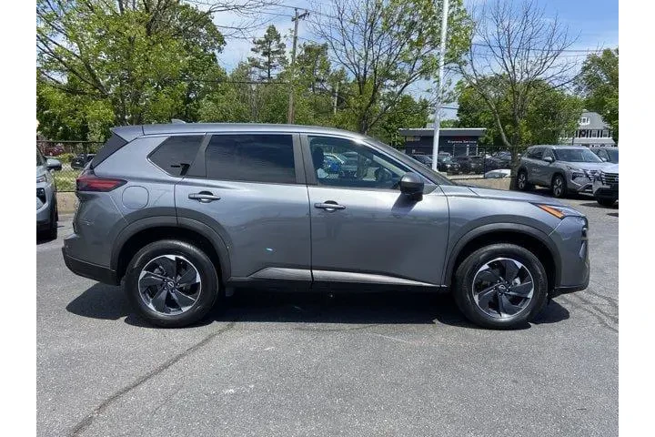 $19777 : Nissan Rogue 2025 AWD SV 4dr image 4