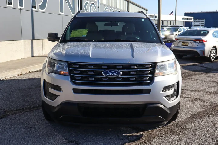 $11949 : 2017 Explorer image 2
