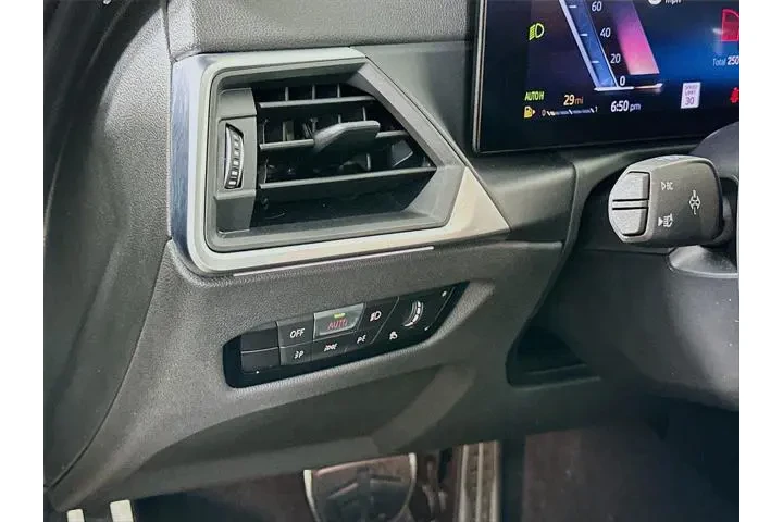 $35895 : BMW 3 Series 2023 AWD 330i x image 10