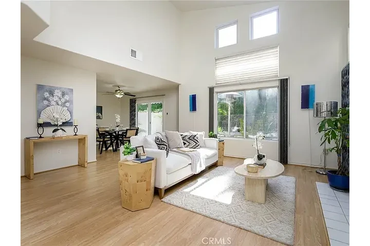 $2100 : 8314 E Quiet Canyon Ct, Anahei image 1