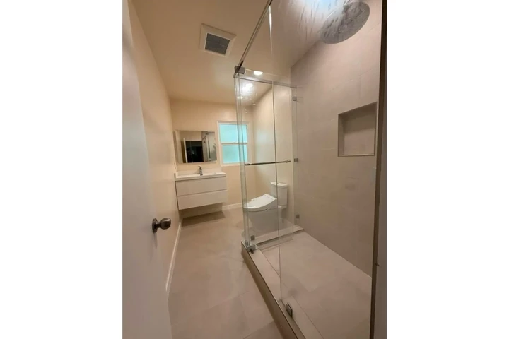 $2380 : 3 BED 2 BATH IN LOS ANGELES image 7