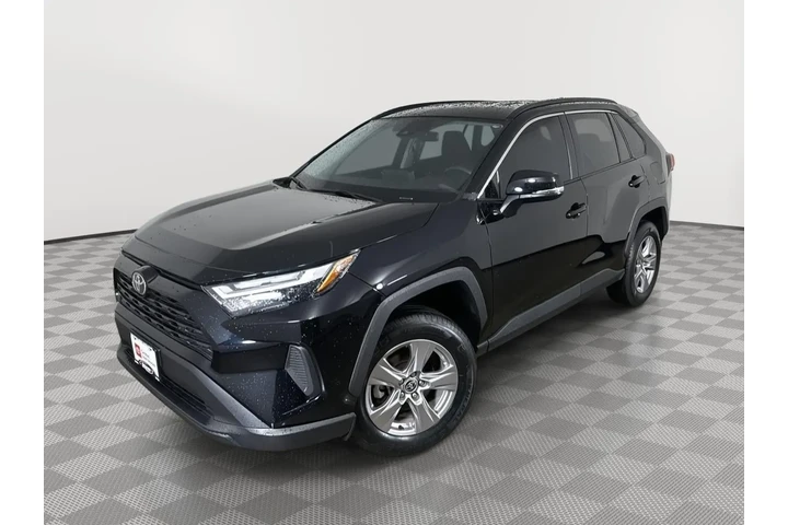 $31223 : Gold Certified 2025 RAV4 XLE image 1