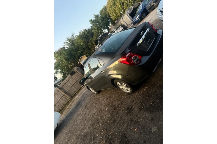 $3000 : Chevrolet Sonic 2015 ( CASH ) image 7