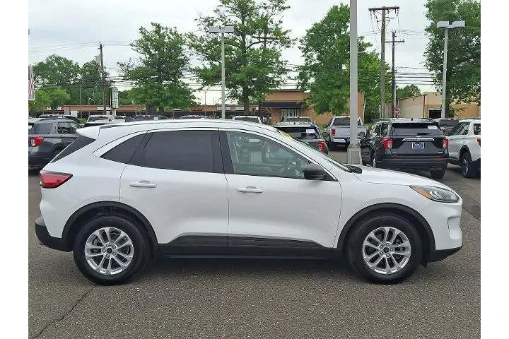 $23398 : Ford Escape 2022 SE 4dr SUV image 7