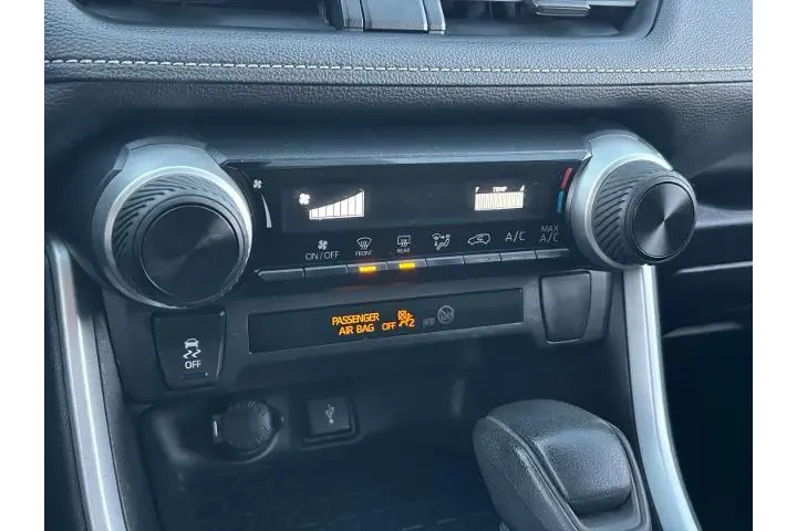 $21620 : Toyota RAV4 2021 LE 4dr SUV image 5