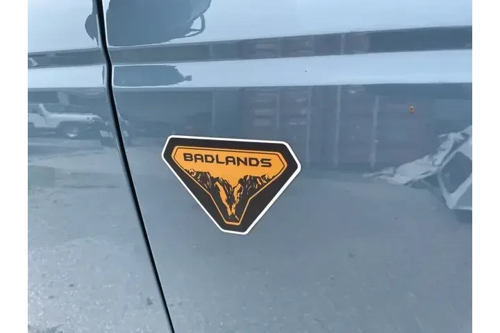 $29995 : Ford Bronco 2022 4x4 Base Ad image 6