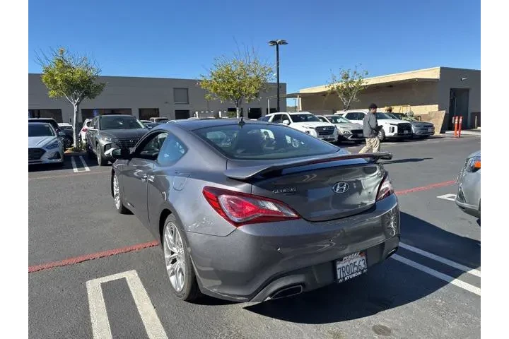$17500 : Hyundai Genesis Coupe 2015 3 image 2