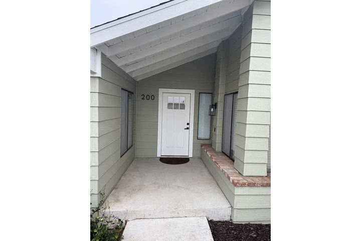 $1400 : Bakersfield Renta image 2