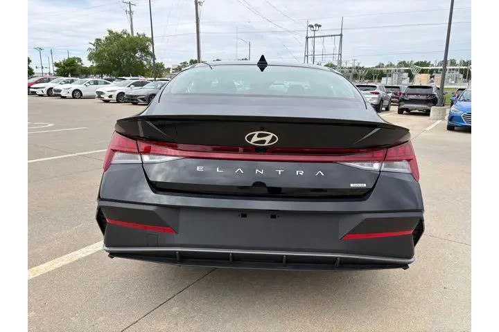 $27498 : Hyundai ELANTRA Hybrid 2025 image 4