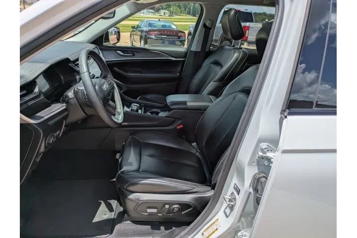 $33995 : Jeep Grand Cherokee 2024 4x2 image 7