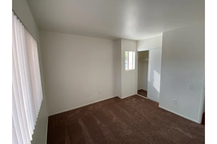 $1200 : Cozy 2-Bedroom and 2-Bathroom image 3