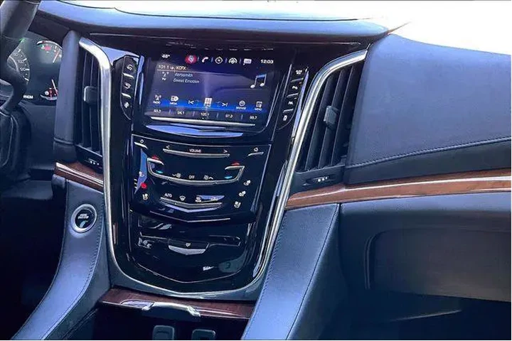 $22000 : Cadillac Escalade 2016 4X4 L image 9