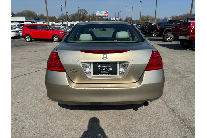 2006 Accord Sdn LX AT image 3