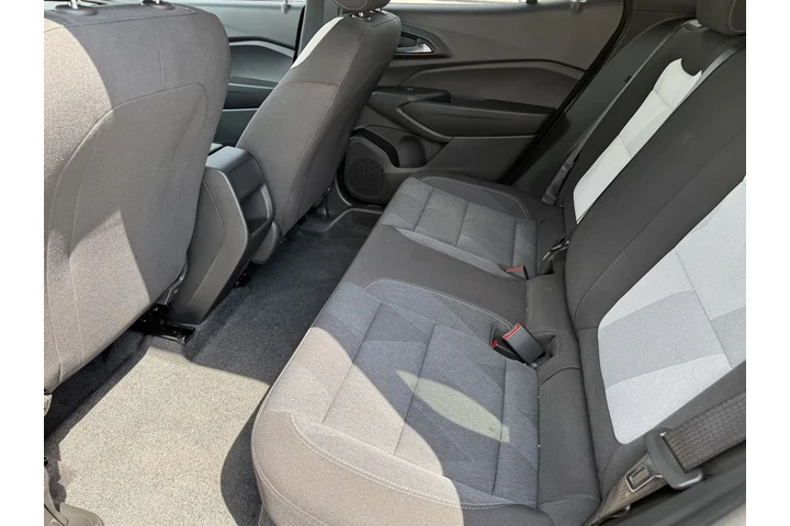 $26998 : 2025 Trax 1RS image 10