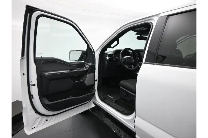 $39221 : Ford F-150 2022 4x4 XLT 4dr image 9