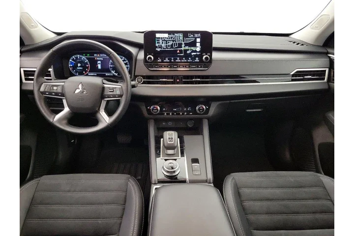 $27998 : Mitsubishi Outlander 2024 SE image 9