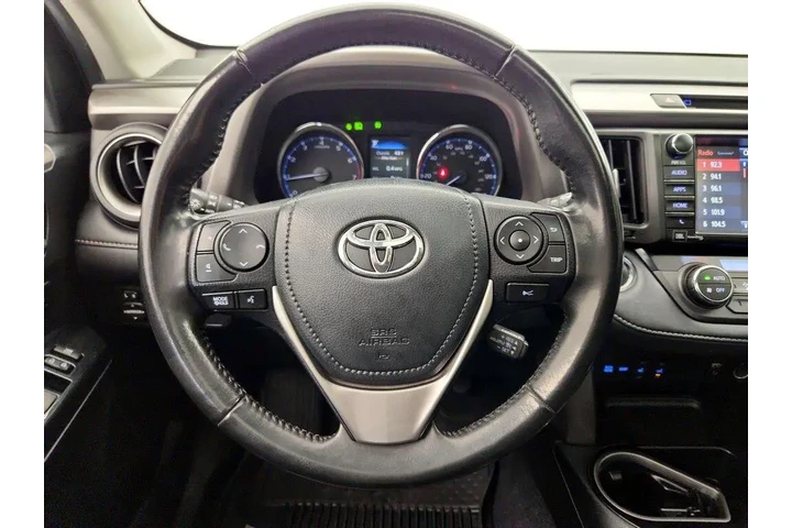 $26998 : Toyota RAV4 2018 AWD Limited image 10
