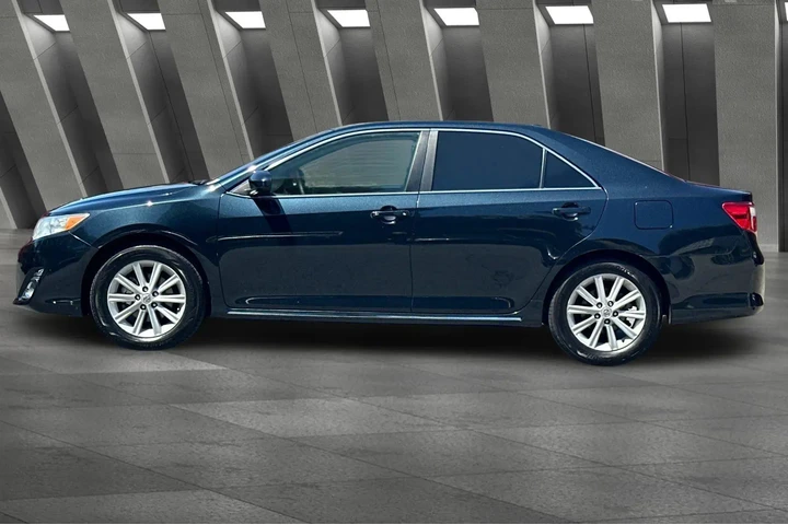 $16000 : Toyota Camry 2014 XLE 4dr Se image 8