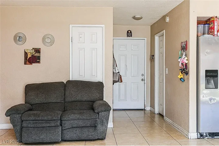 $1100 : 89 Vallejo Ave, Las Vegas, NV image 1