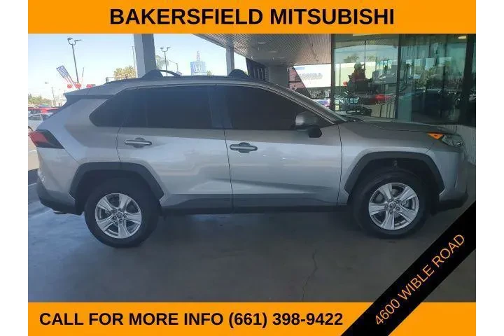 $25699 : Toyota RAV4 2021 AWD XLE 4dr image 4